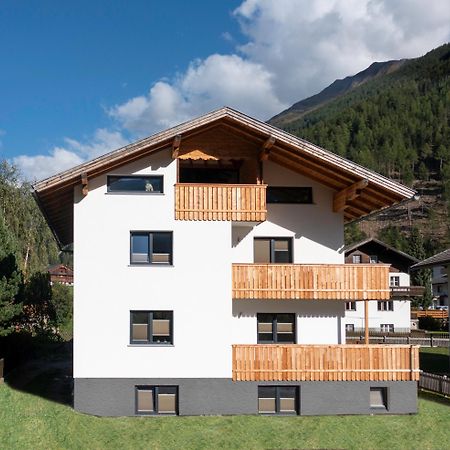 Haus Paul Lägenhet Kals-am Großglockner Exteriör bild